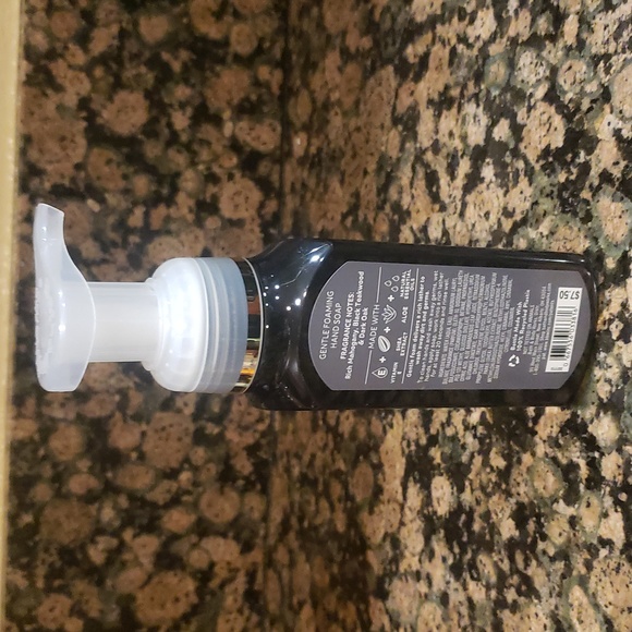 White Barn Mahogany Teakwood Gentle Foaming Hand Soap - Picture 2 of 2